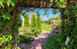 EFH-zum-Verlieben-Gartenein-und-ausblick