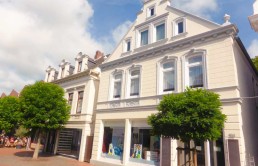 Verkauft! Historisches Wohngeschäftshaus in lebhafter Nachbarschaft Historisches-Wohngeschaeftshaus-Gebaeudeensemble